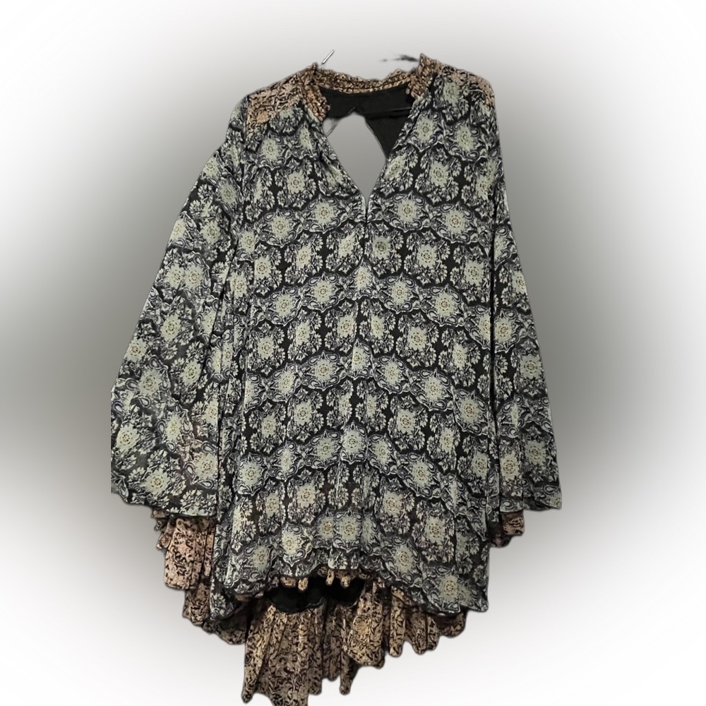 •🅕 🅡 🅔 🅔 •🅟 🅔 🅞 🅟 🅛 🅔 Gabi Tunic Top